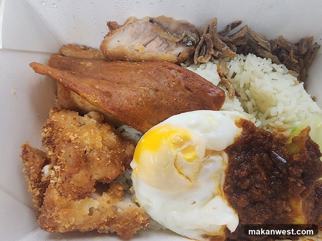 Fried Rice Bowl with Fried Egg and Meat