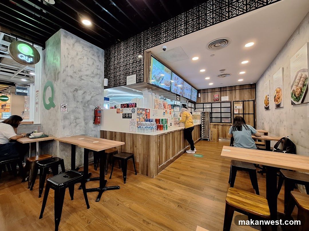 Q Restaurant Interior