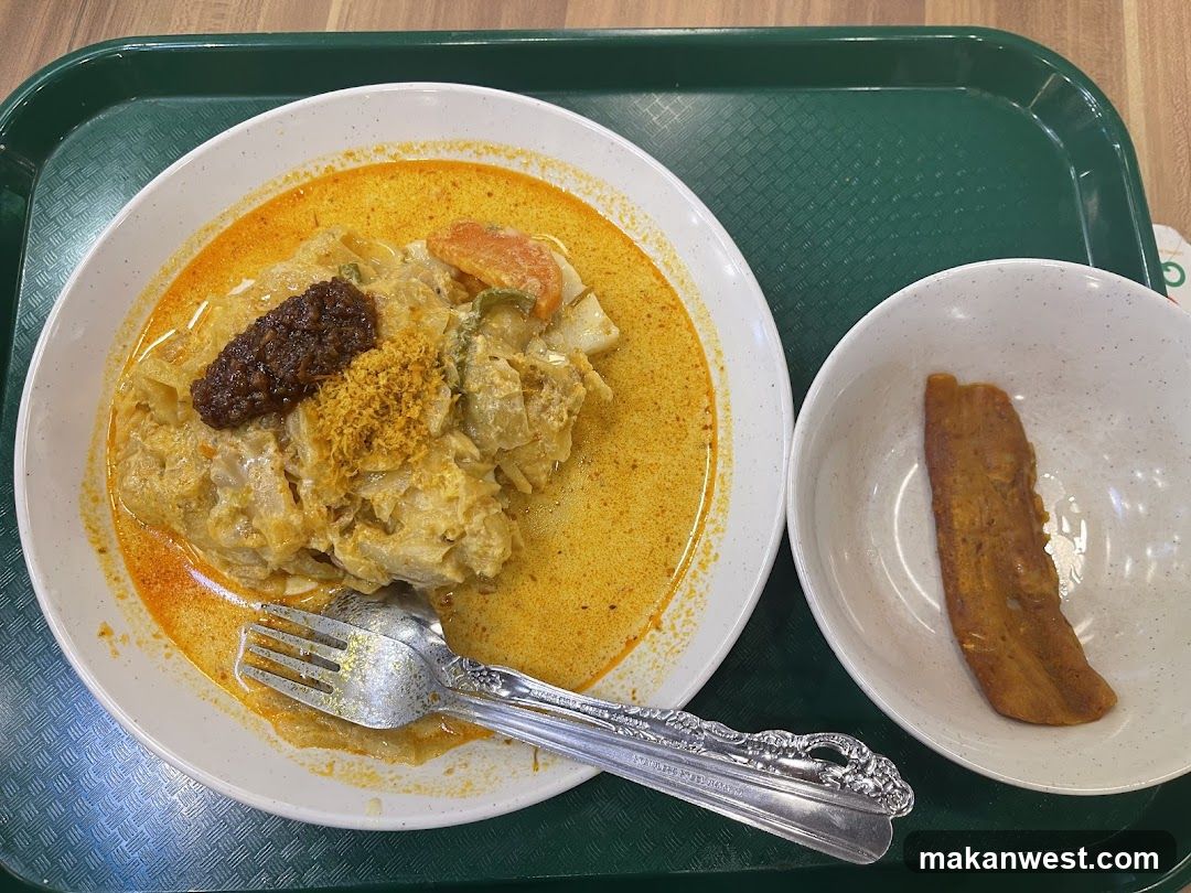 Curry Rice with Side Dish