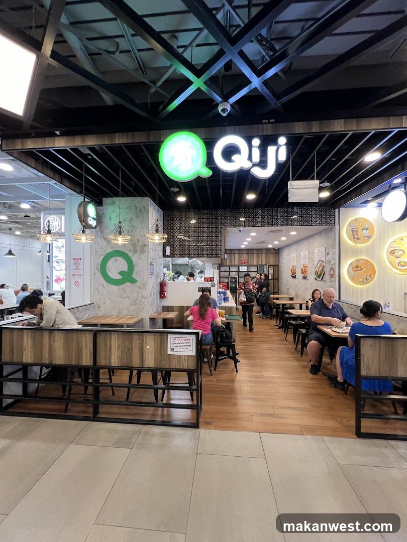 Qiri Restaurant Interior