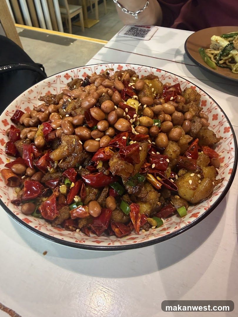 Spicy Peanut and Meat Stir-fry Dish