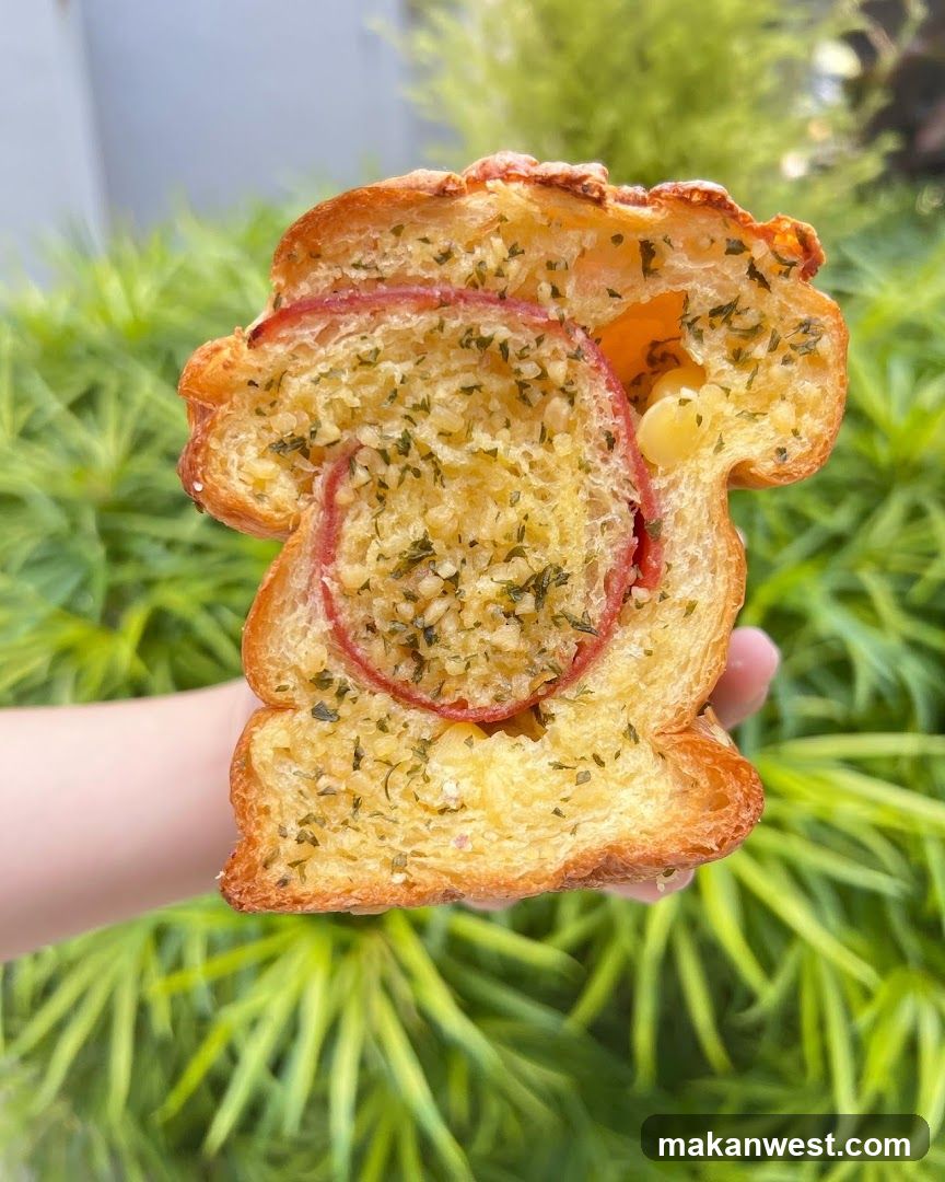 Garlic Bread with Ham and Cheese