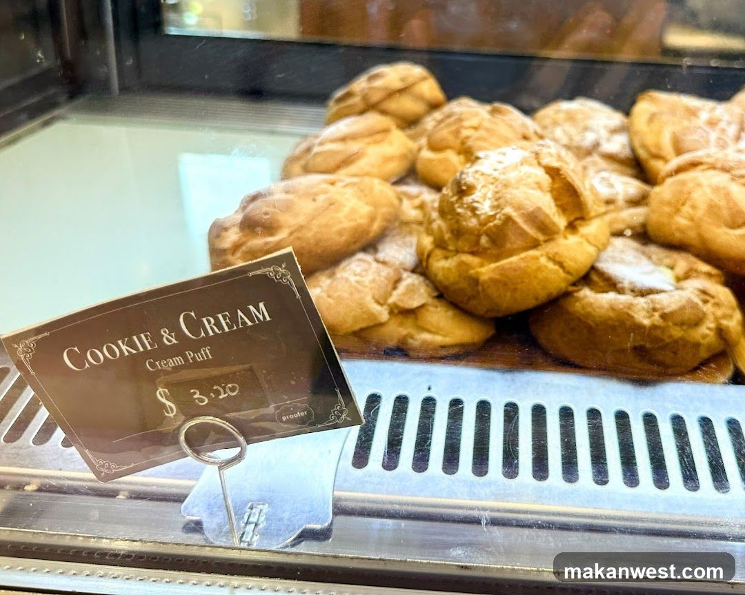 Cookie & Cream Cream Puff Display