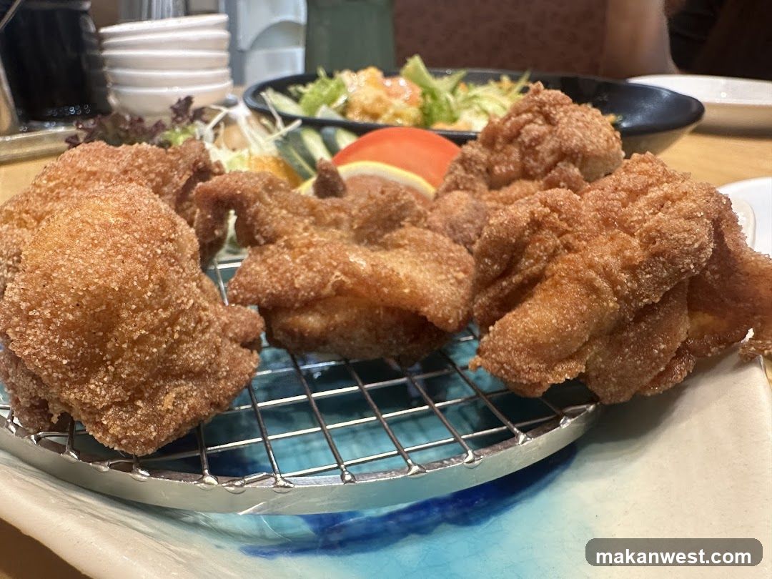 Fried Chicken with Salad Side Dish