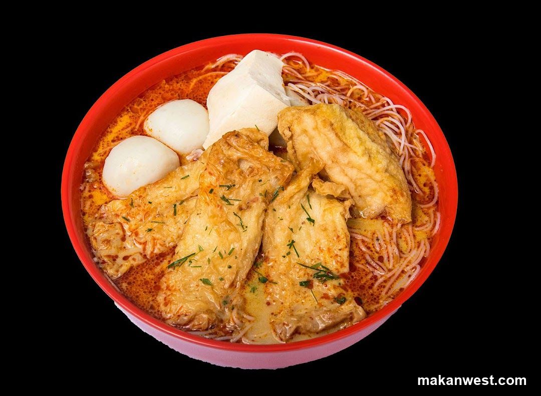 Spicy Noodle Bowl with Fish Cake and Tofu