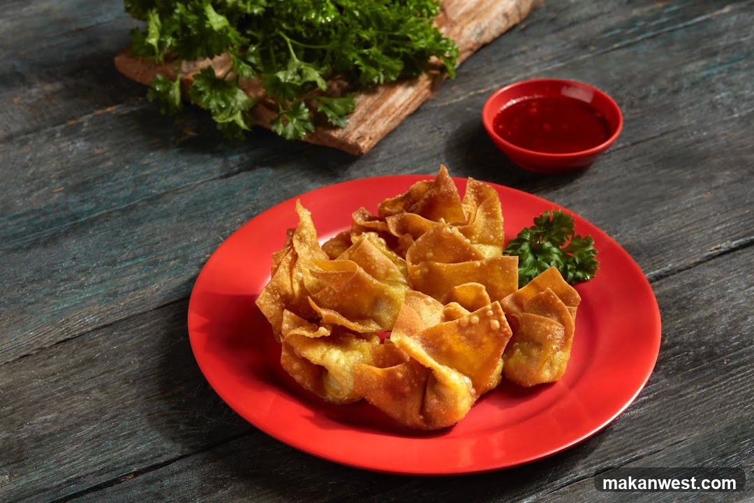 Fried Wontons with Dipping Sauce