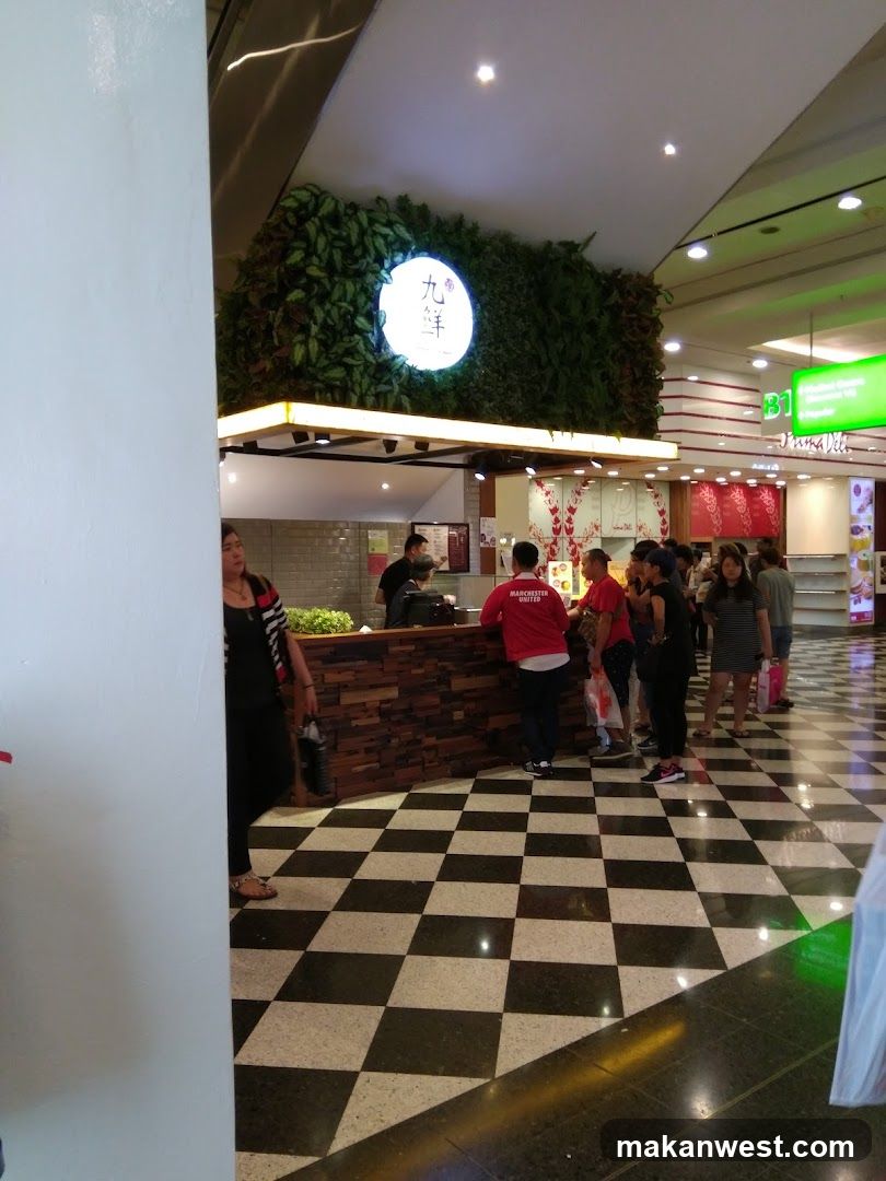 Queue at a food stall in mall