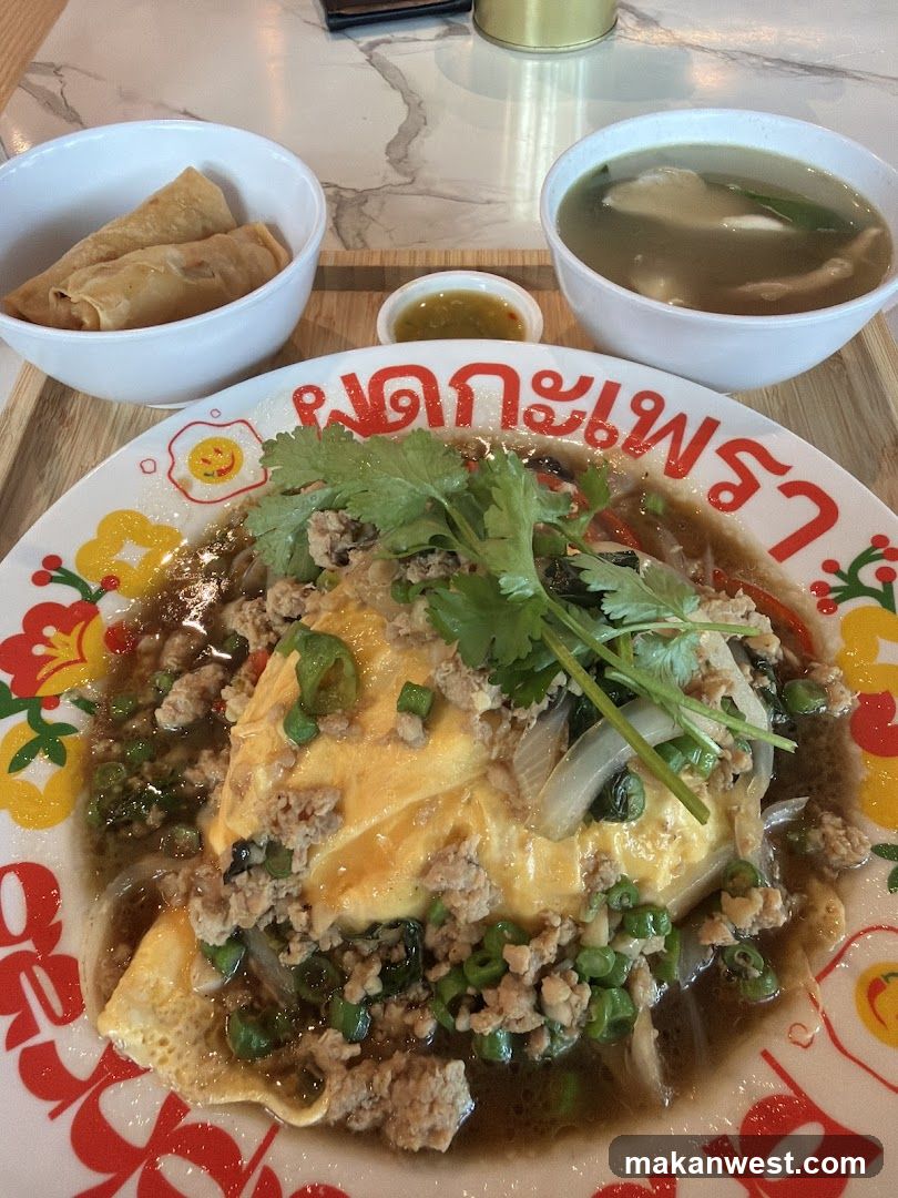 Thai Noodle Dish with Egg and Minced Meat