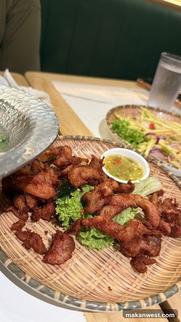 Fried Pork with Dipping Sauce