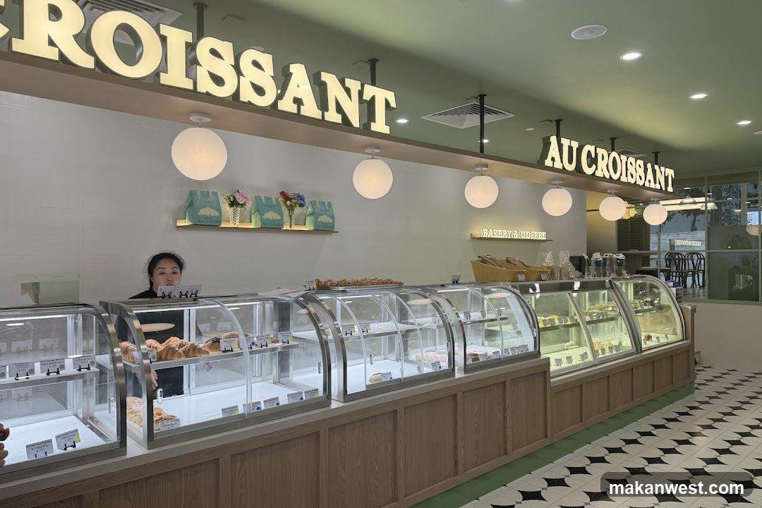 Bakery Interior Display