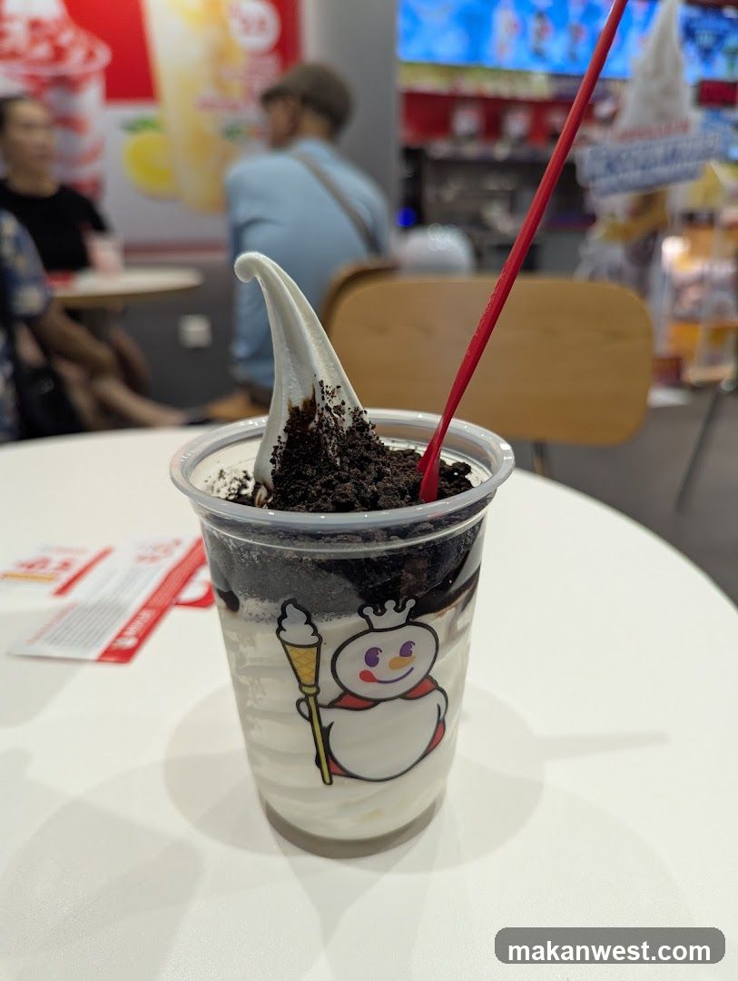 Yogurt Dessert with Oreo Crumbs