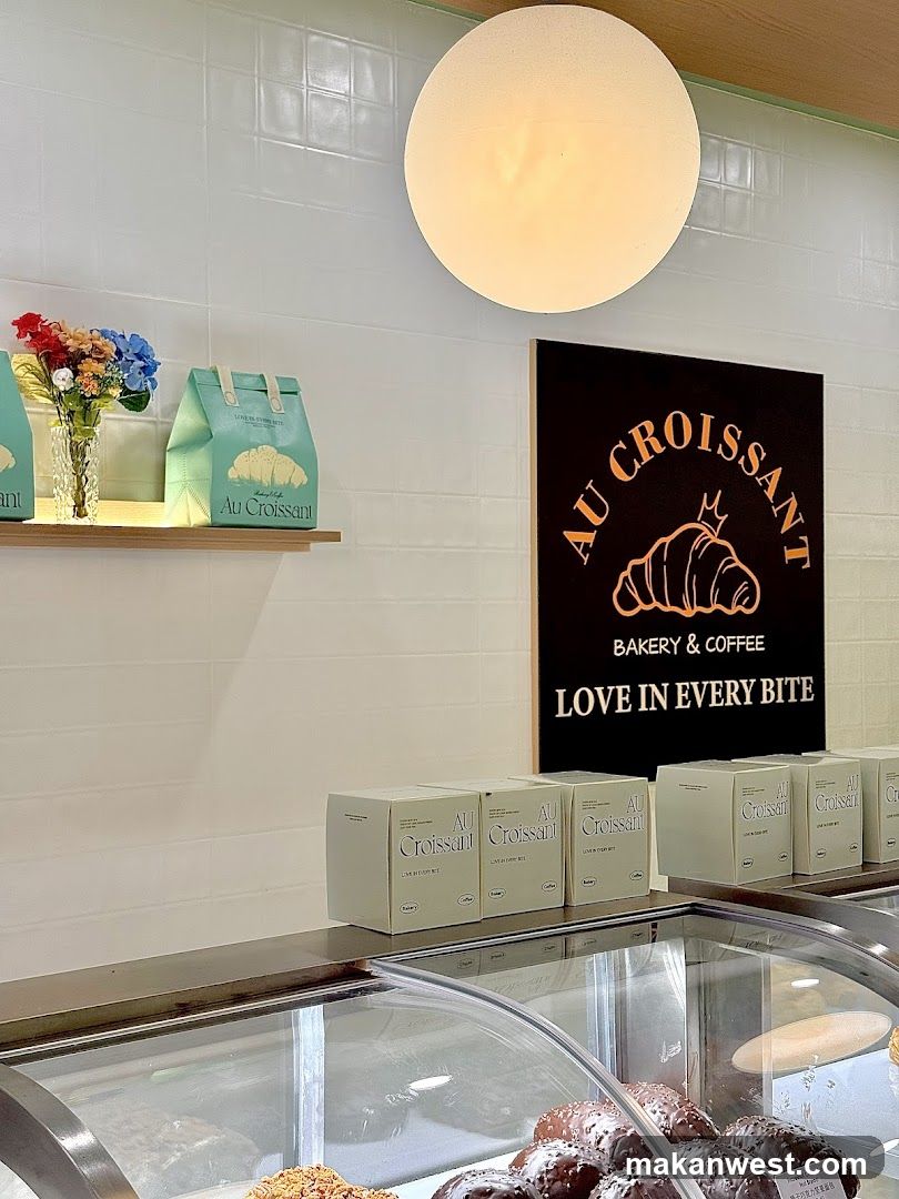 Bakery Interior Display