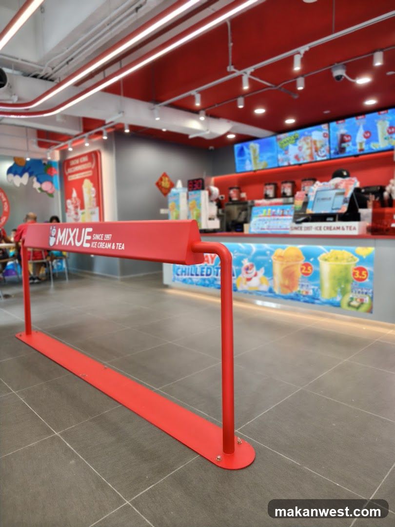 Mixue Ice Cream & Tea Interior