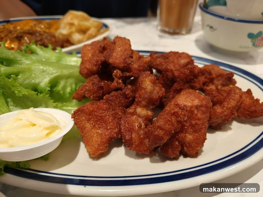 Fried Chicken with Lettuce and Mayo