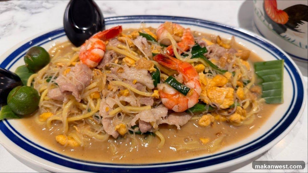 Stir-fried Noodles with Shrimp and Pork