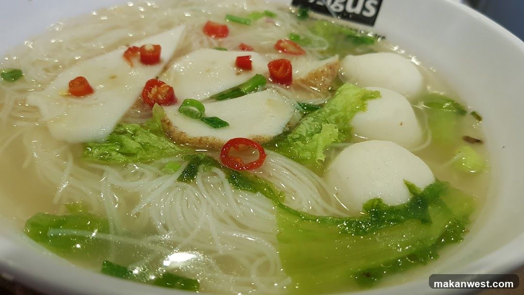 Noodle Soup with Fish Balls and Tofu