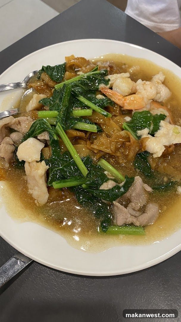 Noodle Dish with Shrimp and Greens