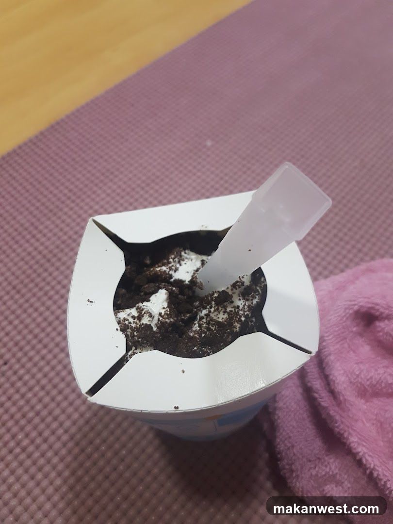 Yogurt Cup with Scoop