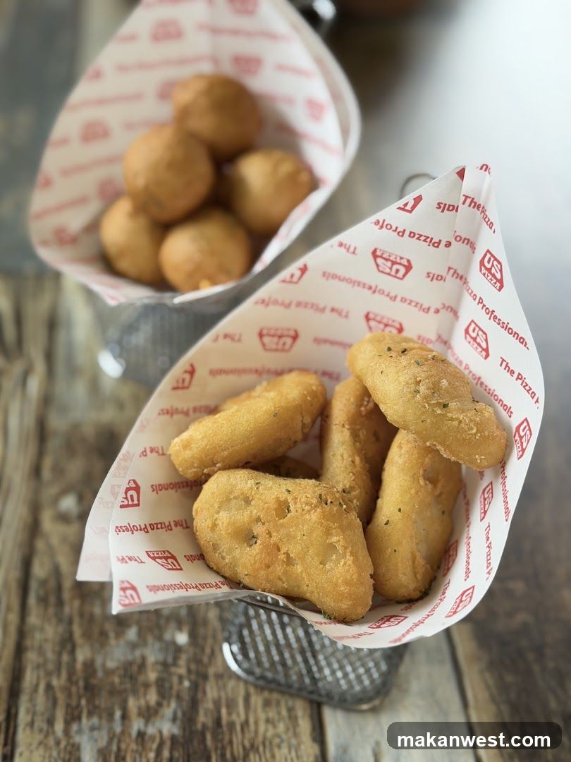 Fried Chicken Snacks in Paper Baskets