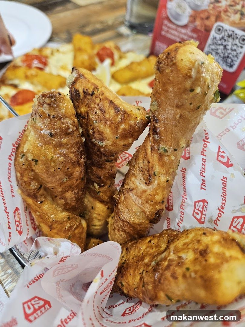 Breadsticks and Pizza at The Pizza Professionals
