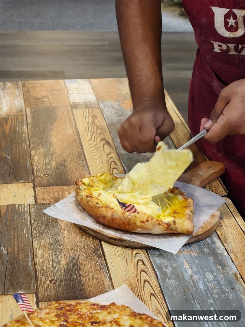 Cheese Pull Pizza