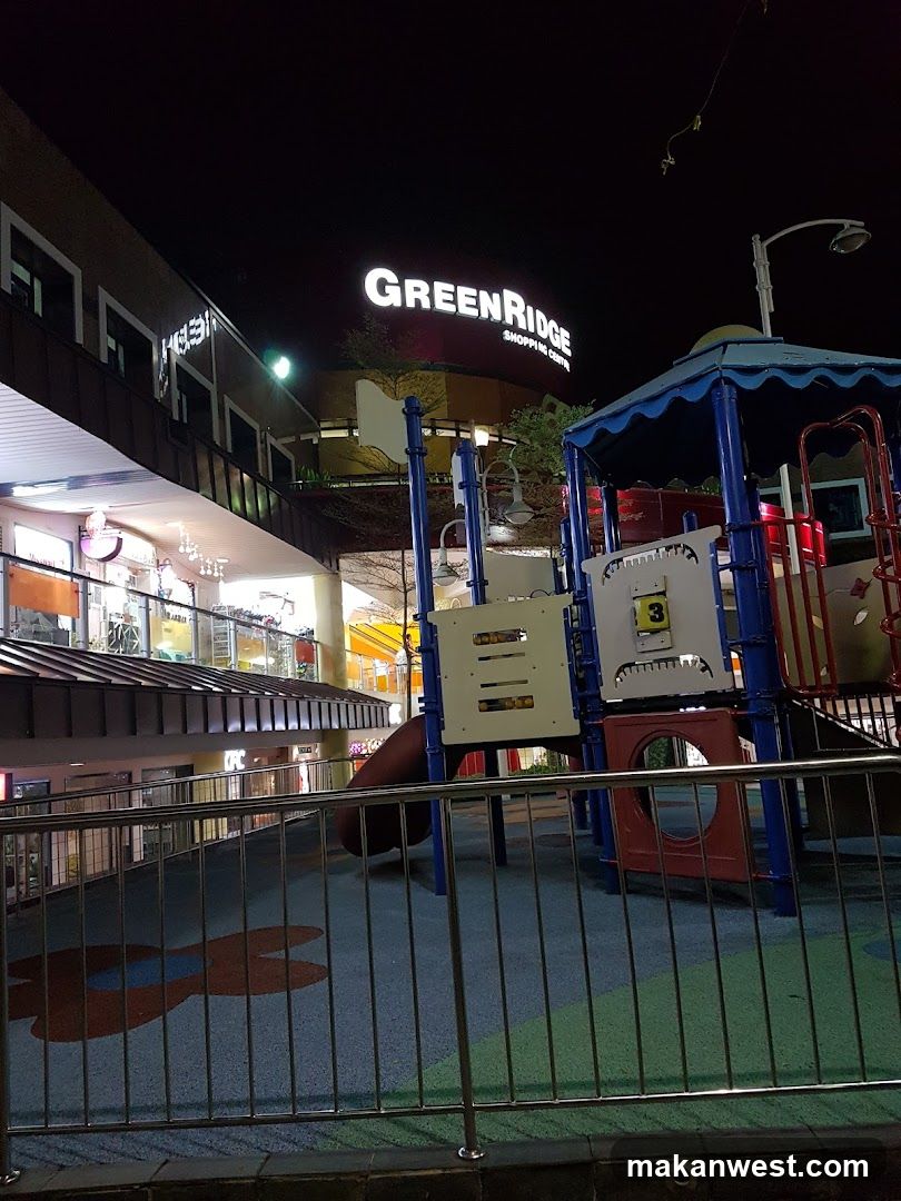 Night Scene at GreenRidge Shopping Centre