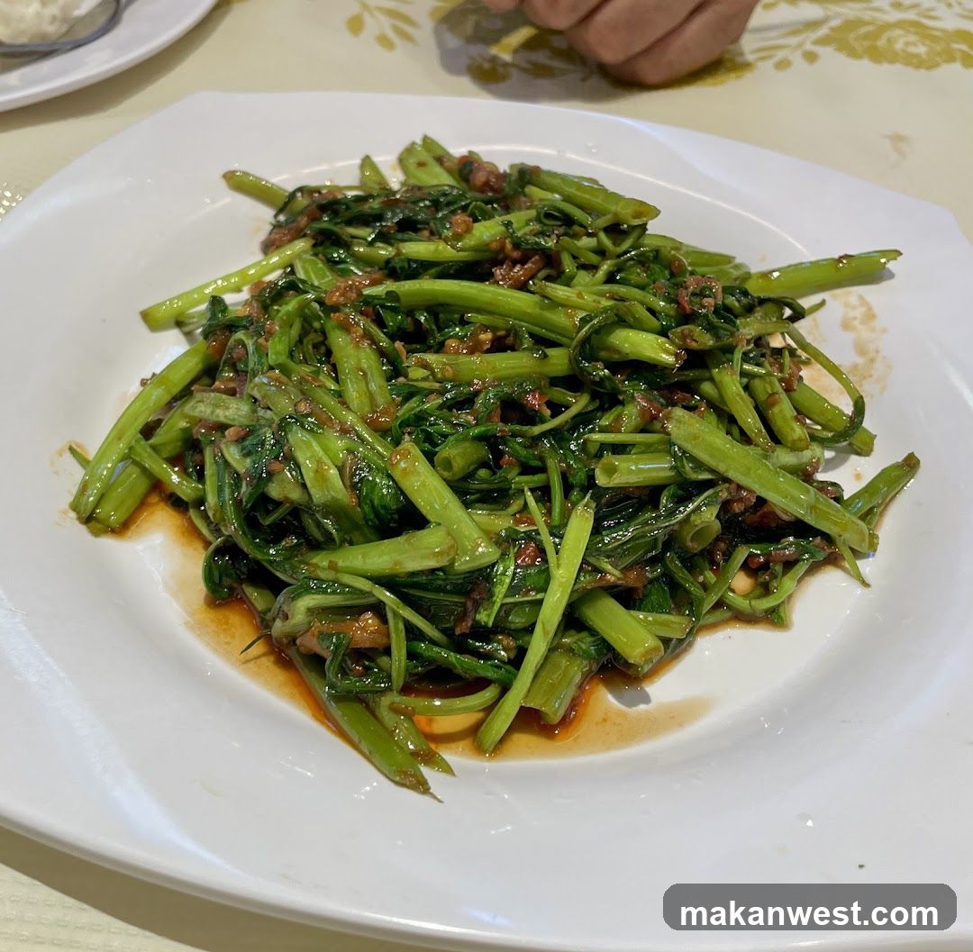 Stir-fried Water Spinach with Minced Meat