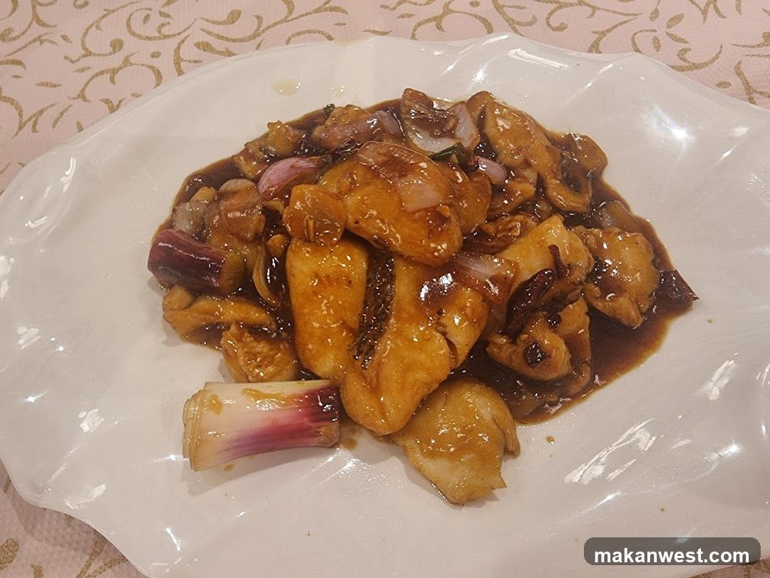 Stir-fried Chicken with Onions
