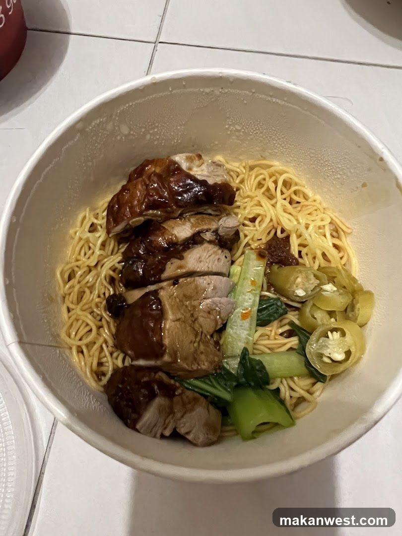 Bowl of Noodles with Meat and Vegetables