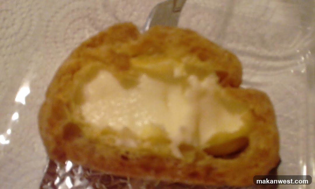 Cream Puff with Custard Filling