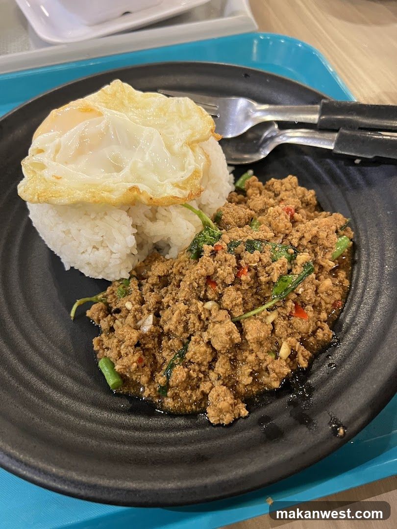 Thai Minced Meat Rice with Fried Egg