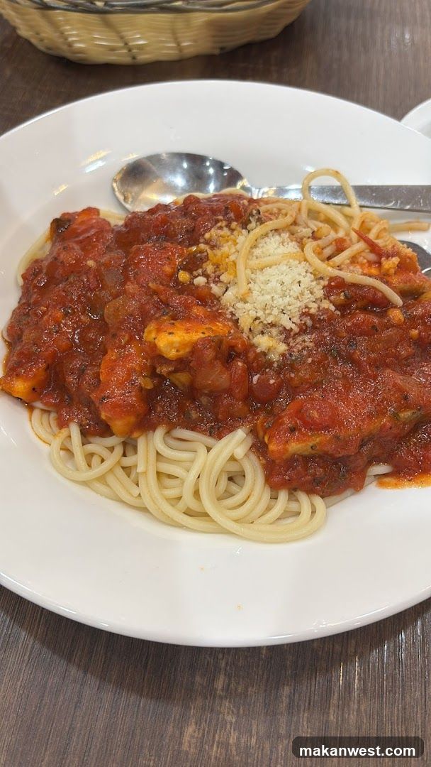 Spaghetti with Tomato Sauce and Cheese