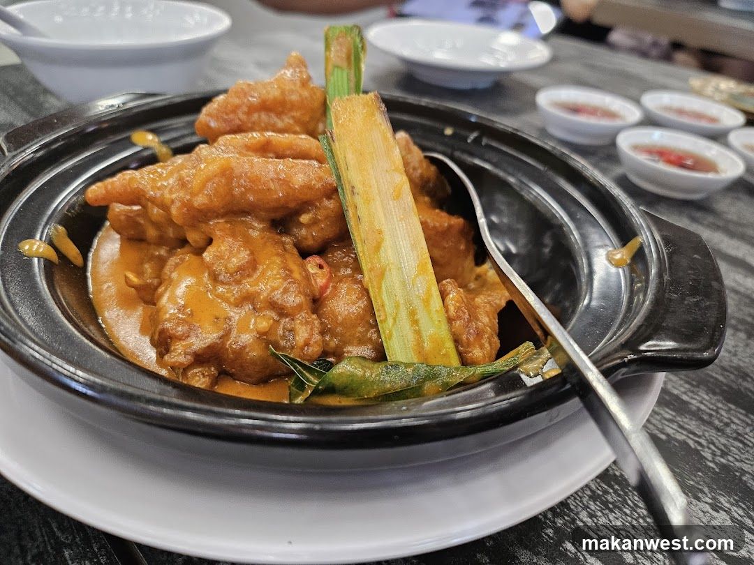 Curry Chicken Dish in Clay Pot