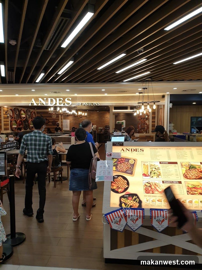 Andes Restaurant Interior