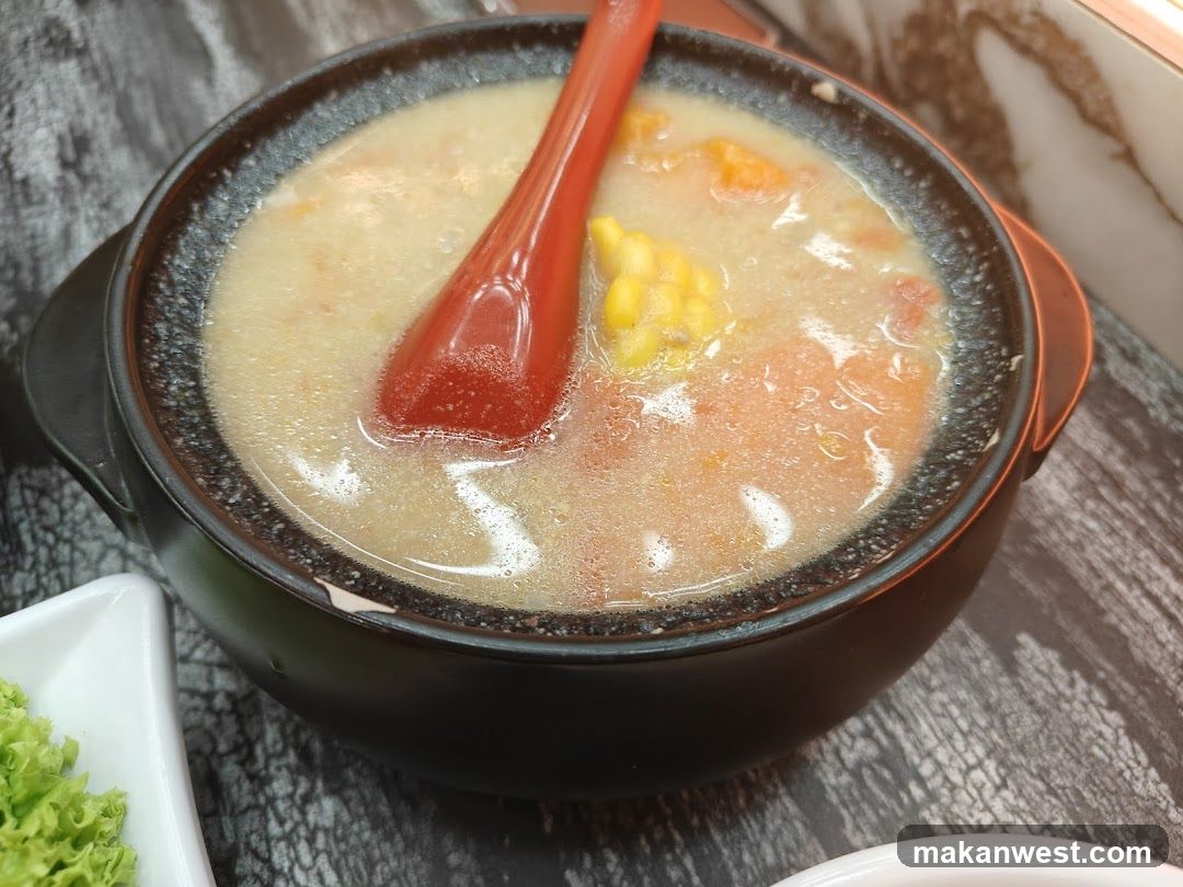 Corn and Tomato Porridge in Clay Pot
