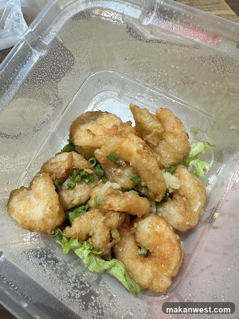Fried Shrimp with Lettuce and Scallions