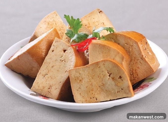 Sliced Tofu with Garnish