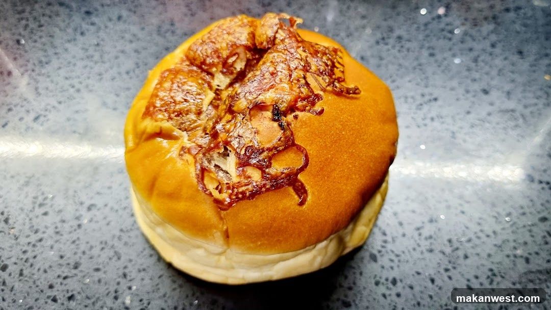 Burger Bun with Topped Sauce