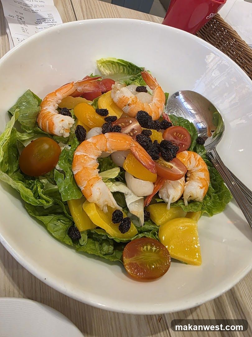 Shrimp Salad with Cherry Tomatoes and Dried Fruit