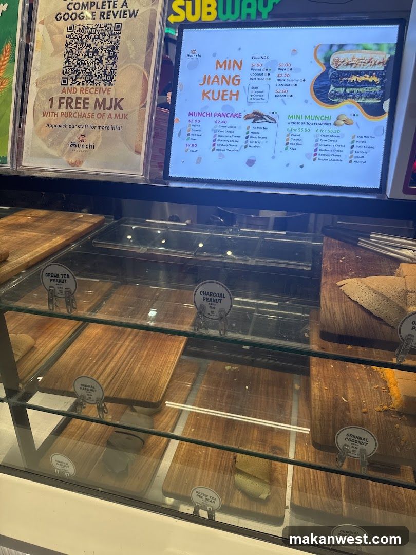 Munchi Kueh Display Case