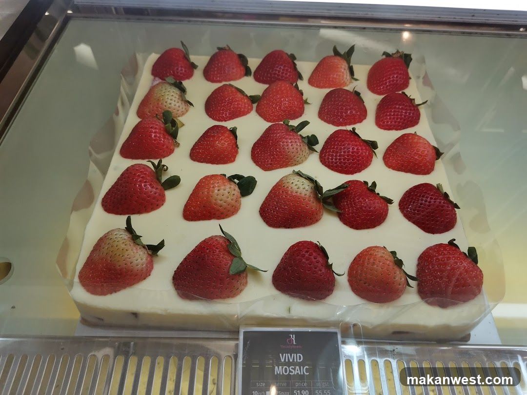 Strawberry Cake Display