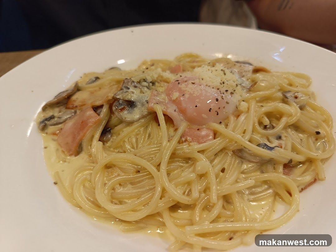 Creamy Pasta with Ham and Mushrooms