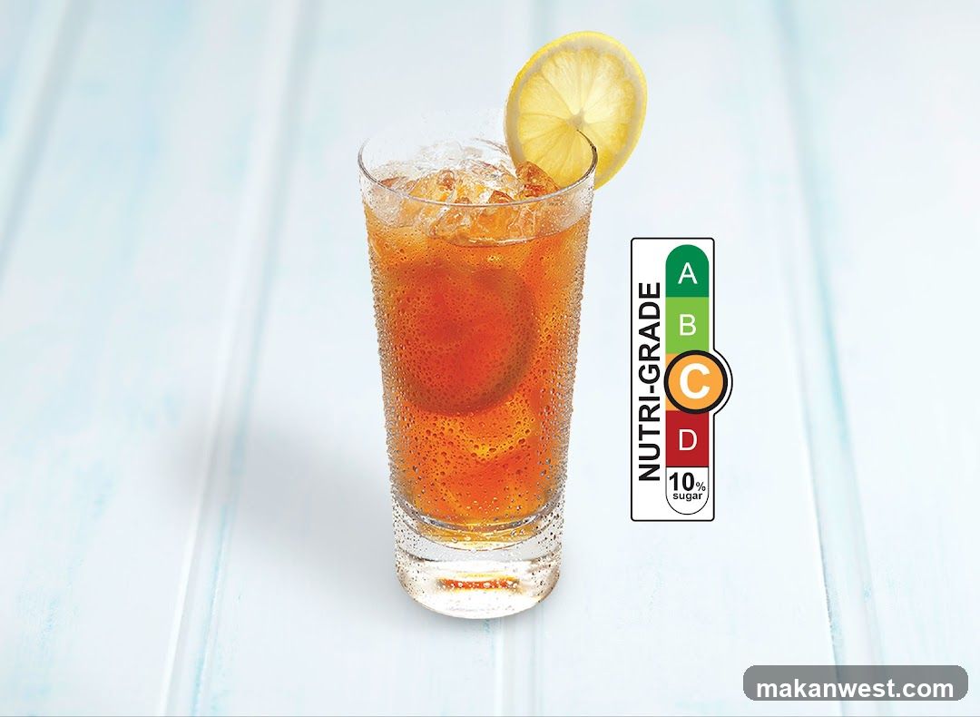 Iced Tea with Lemon Garnish