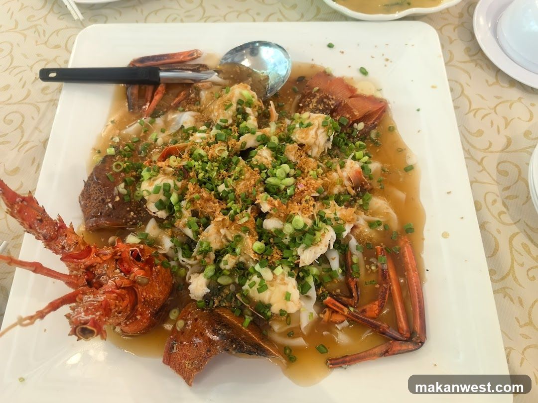 Steamed Lobster with Scallions and Sauce
