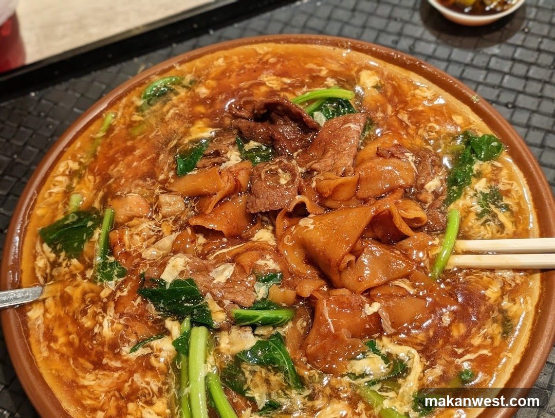 Noodle Dish with Broth and Vegetables