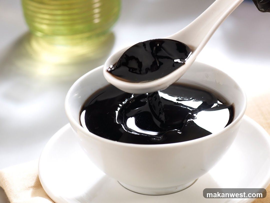 Black Jelly Dessert in Bowl