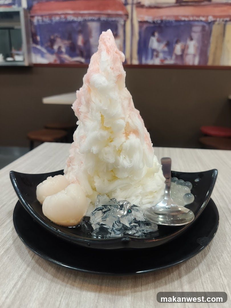 Shaved Ice Dessert with Jelly and Cream