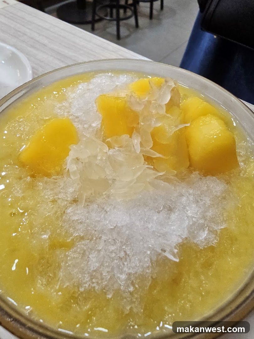 Mango Dessert with Ice and Jelly