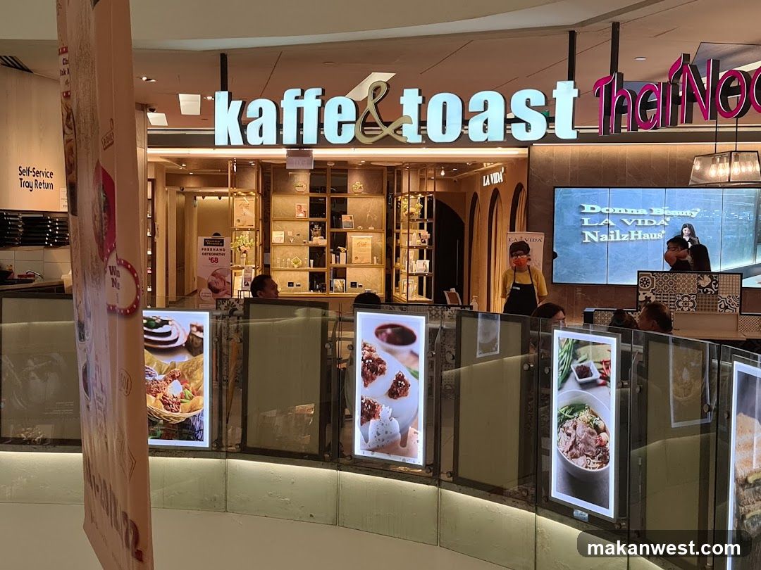 Kaffe & Toast Store Interior