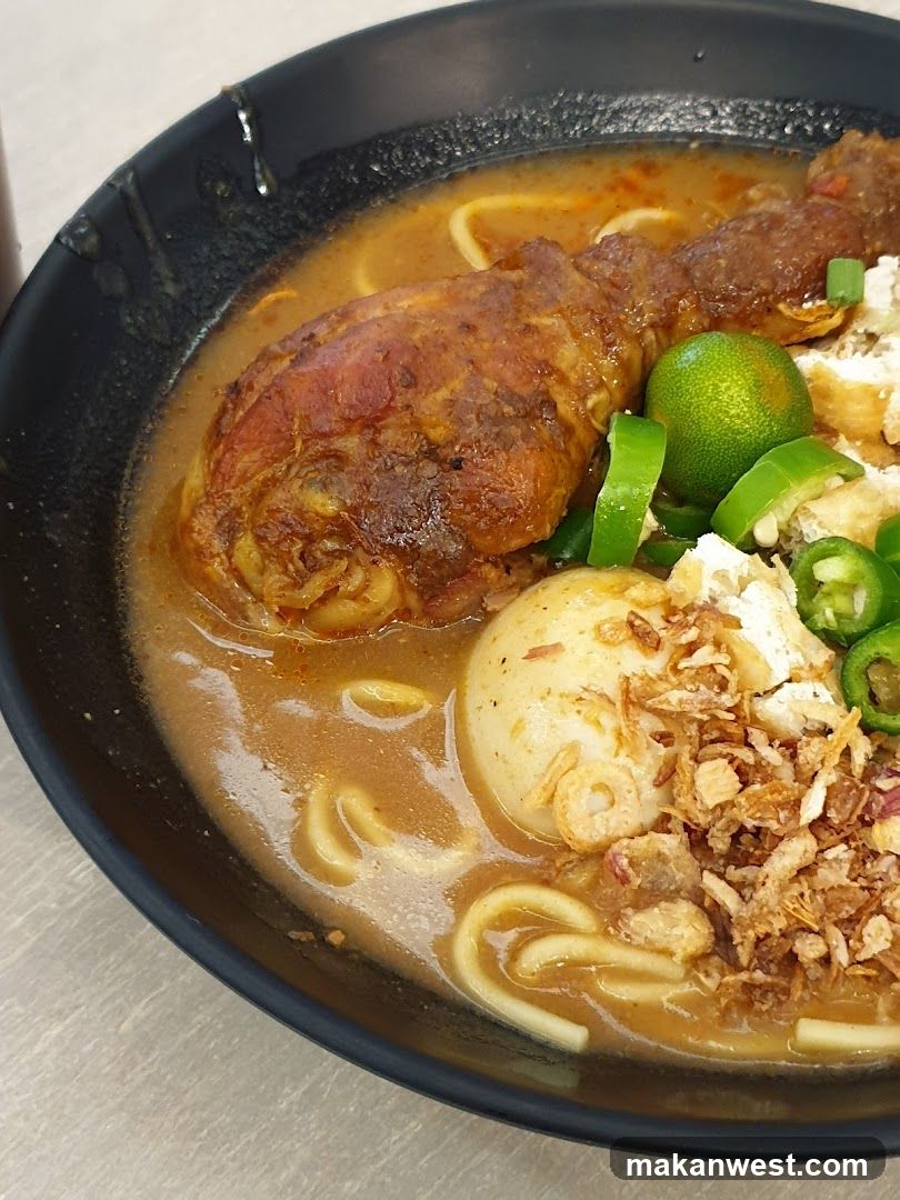 Noodle Dish with Chicken and Egg